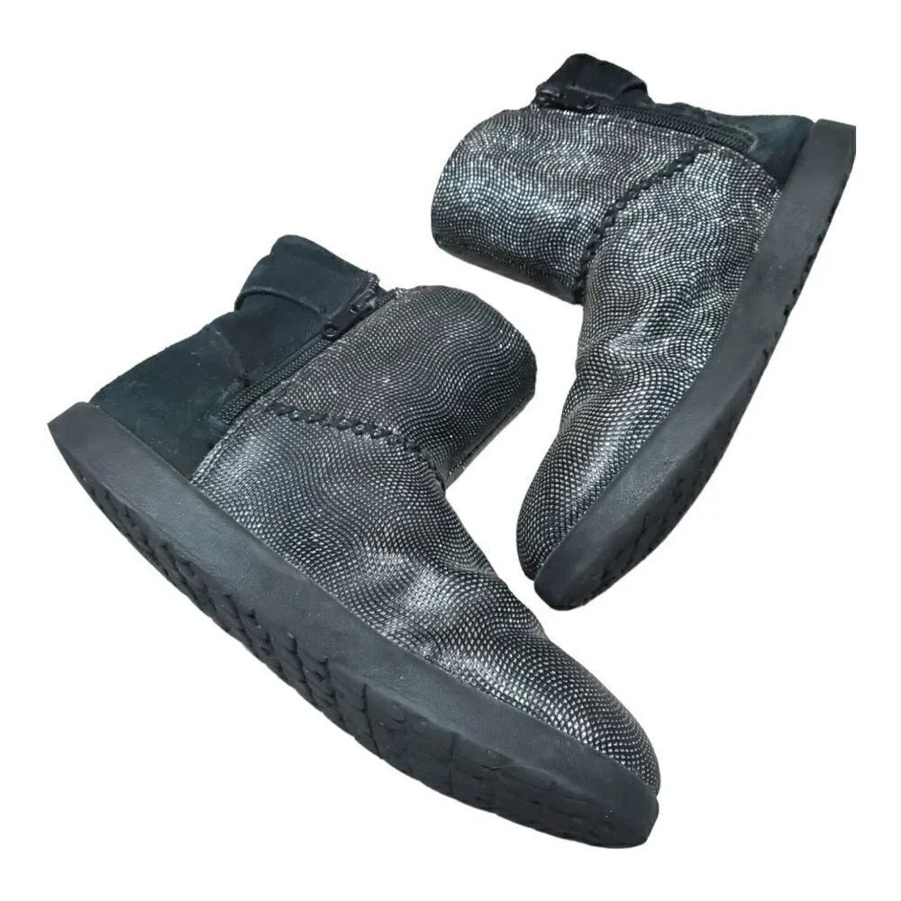UGG girls heart